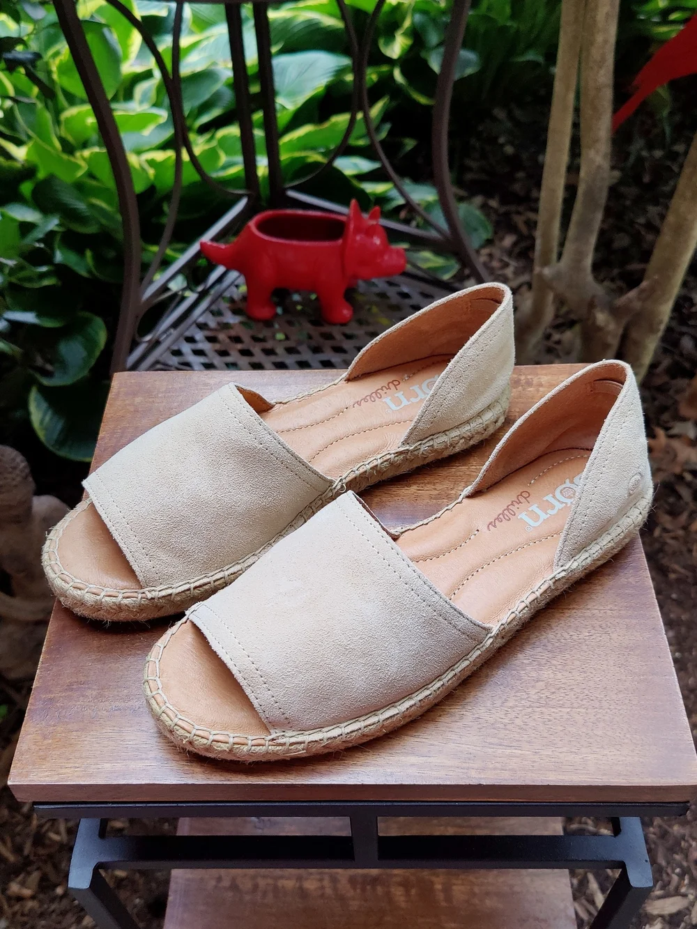 Born Drilles Espadrilles Flat Sandals Size 7.5 Suede Natural Beige Peep Toe Seak